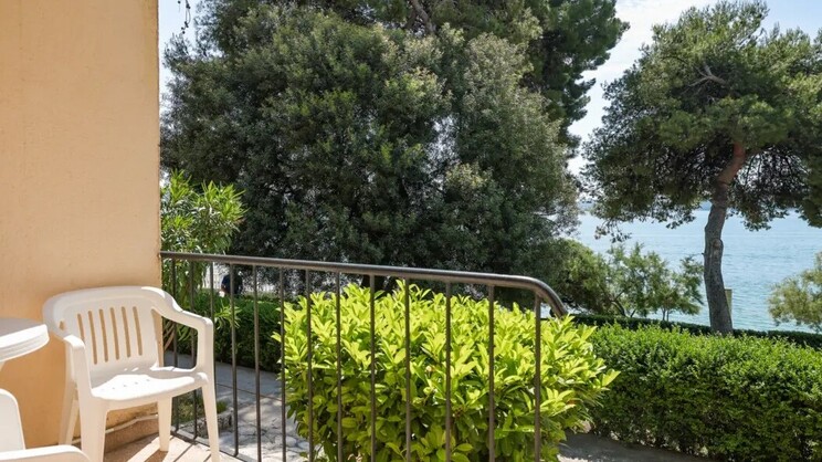 Single Room Seaview Ground Floor